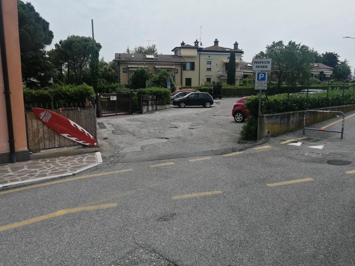 Appartamento A Peschiera Del Garda Con Piscina 외부 사진